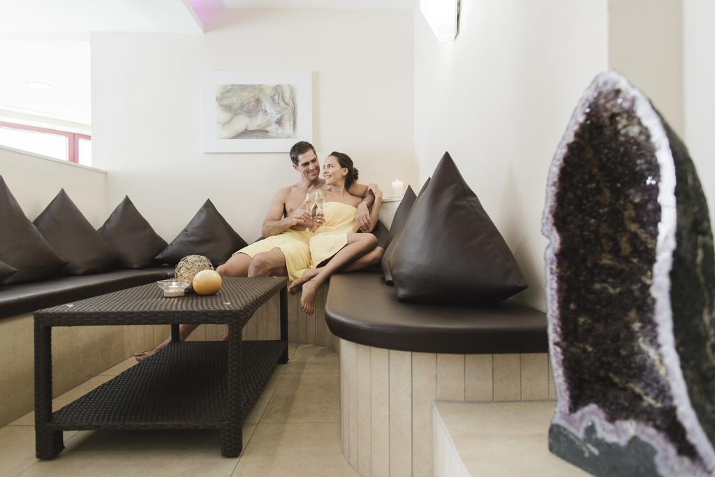 Hotel Vier Jahreszeiten Sankt Leonhard im Pitztal Exteriör bild