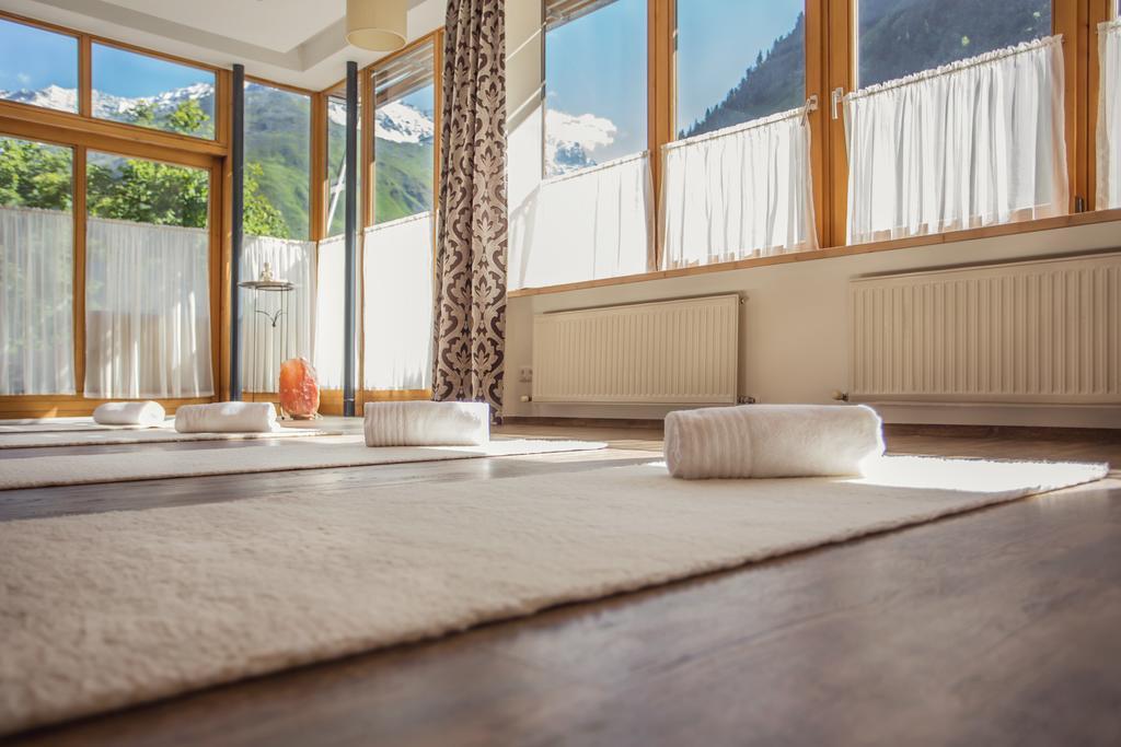 Hotel Vier Jahreszeiten Sankt Leonhard im Pitztal Exteriör bild
