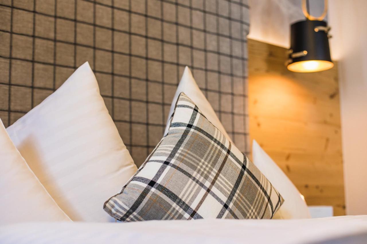 Hotel Vier Jahreszeiten Sankt Leonhard im Pitztal Exteriör bild