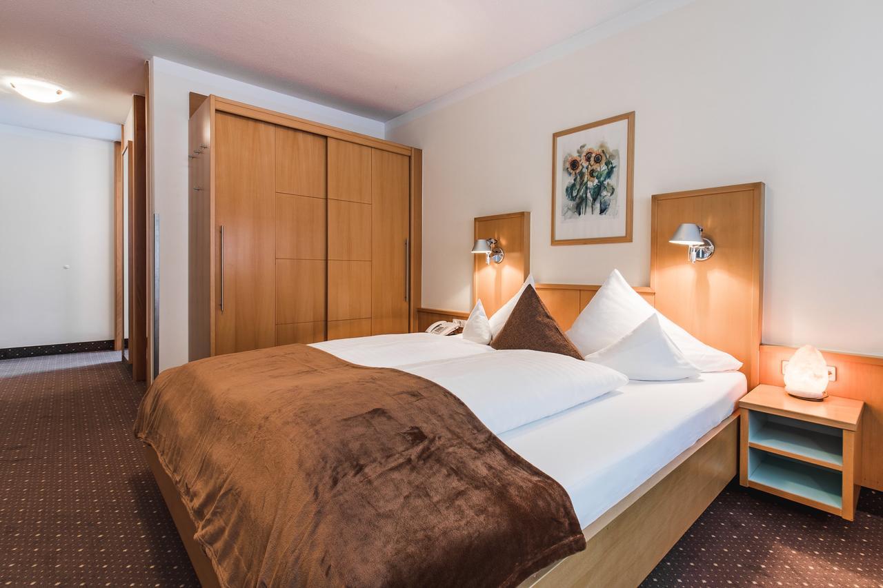 Hotel Vier Jahreszeiten Sankt Leonhard im Pitztal Exteriör bild